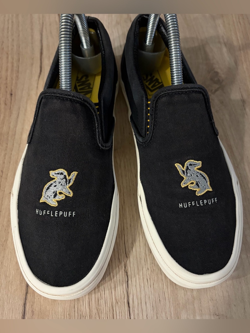 VANS X HARRY POTTER HUFFLEPUFF CLASSIC SLIP ON CANVAS BLACK SIZE 7